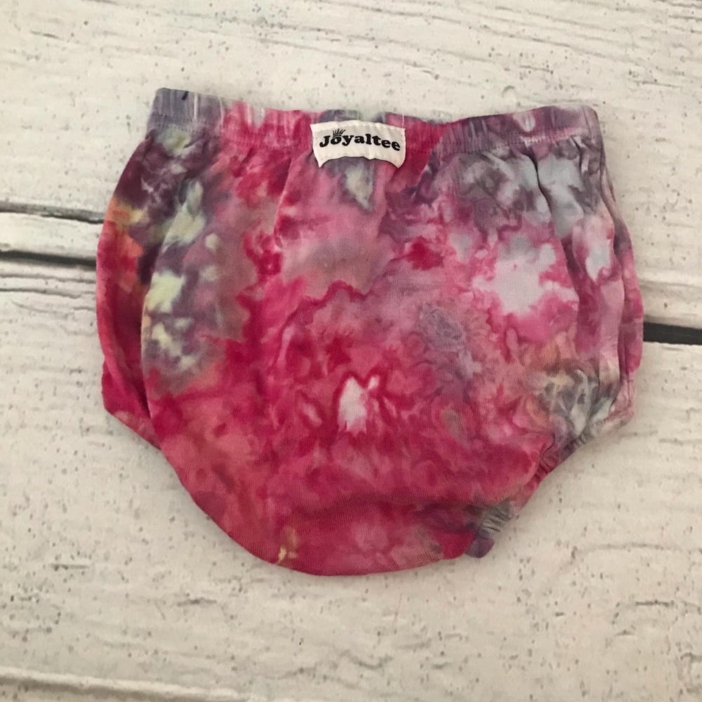 Tie dyed bubble shorts